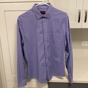 Untuckit Medium regular sized button up wrinkle free performance shirt